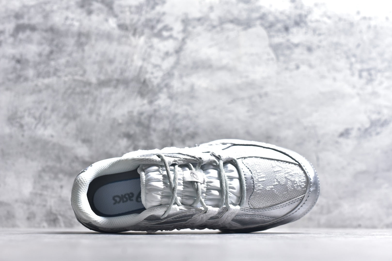 ASICS Hypersync Low-Top Trainer — Silver / White (Women’s)