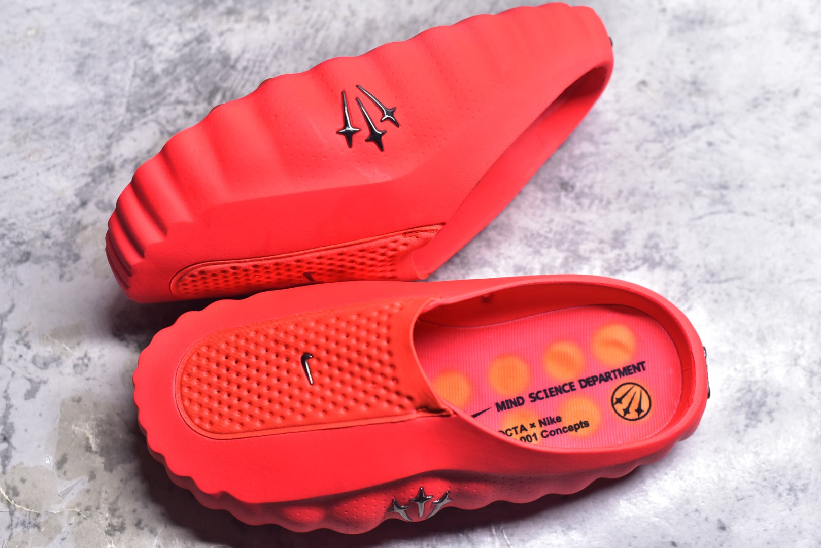 Nike Mind 001 — University Red