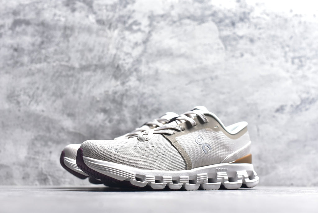 On Cloud X 4 — Ivory / Sand