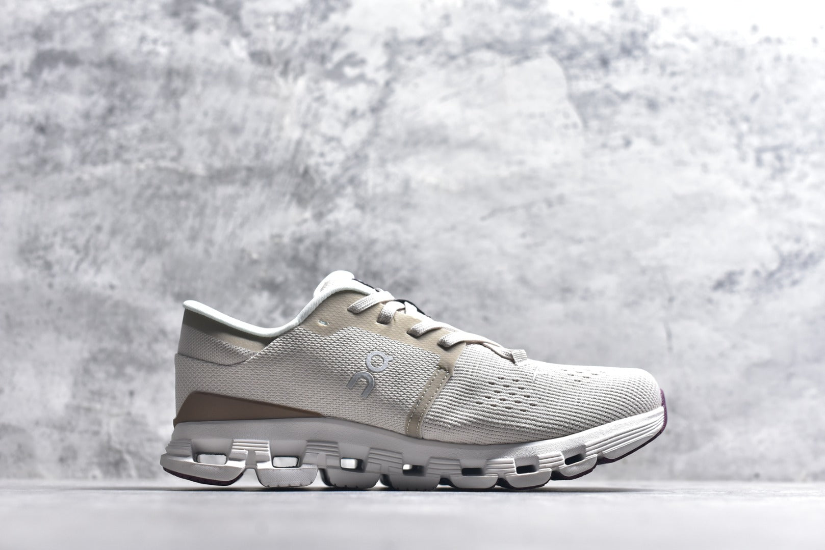 On Cloud X 4 — Ivory / Sand
