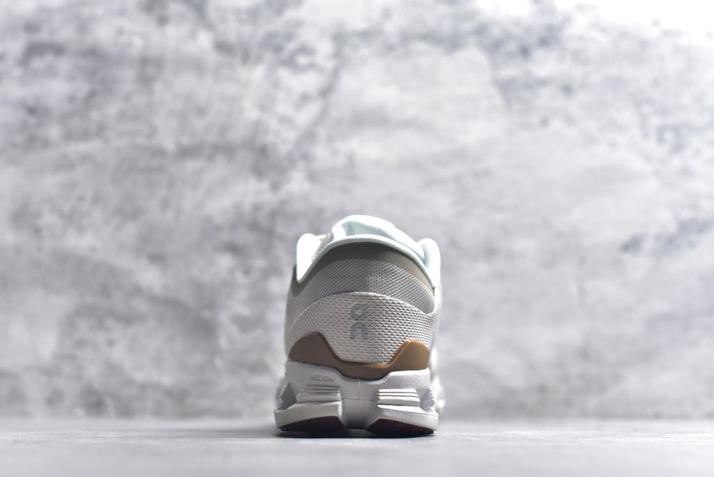 On Cloud X 4 — Ivory / Sand