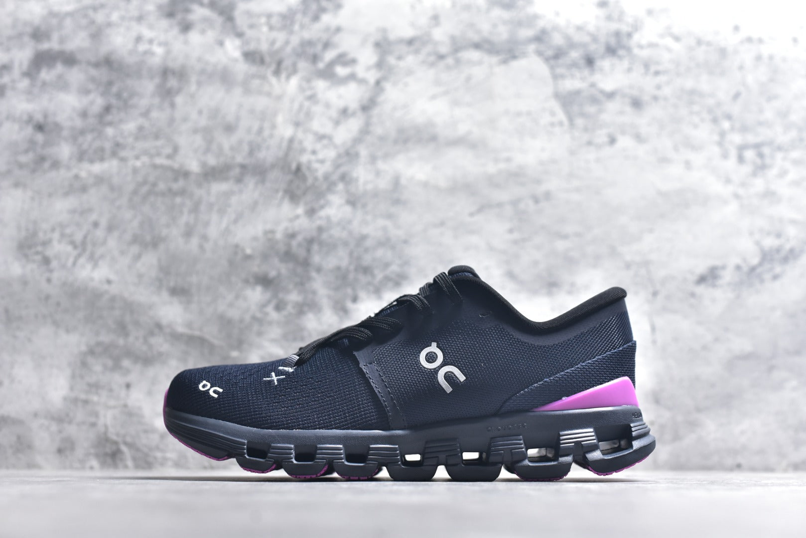 On Cloud X 4 — Black / Magenta