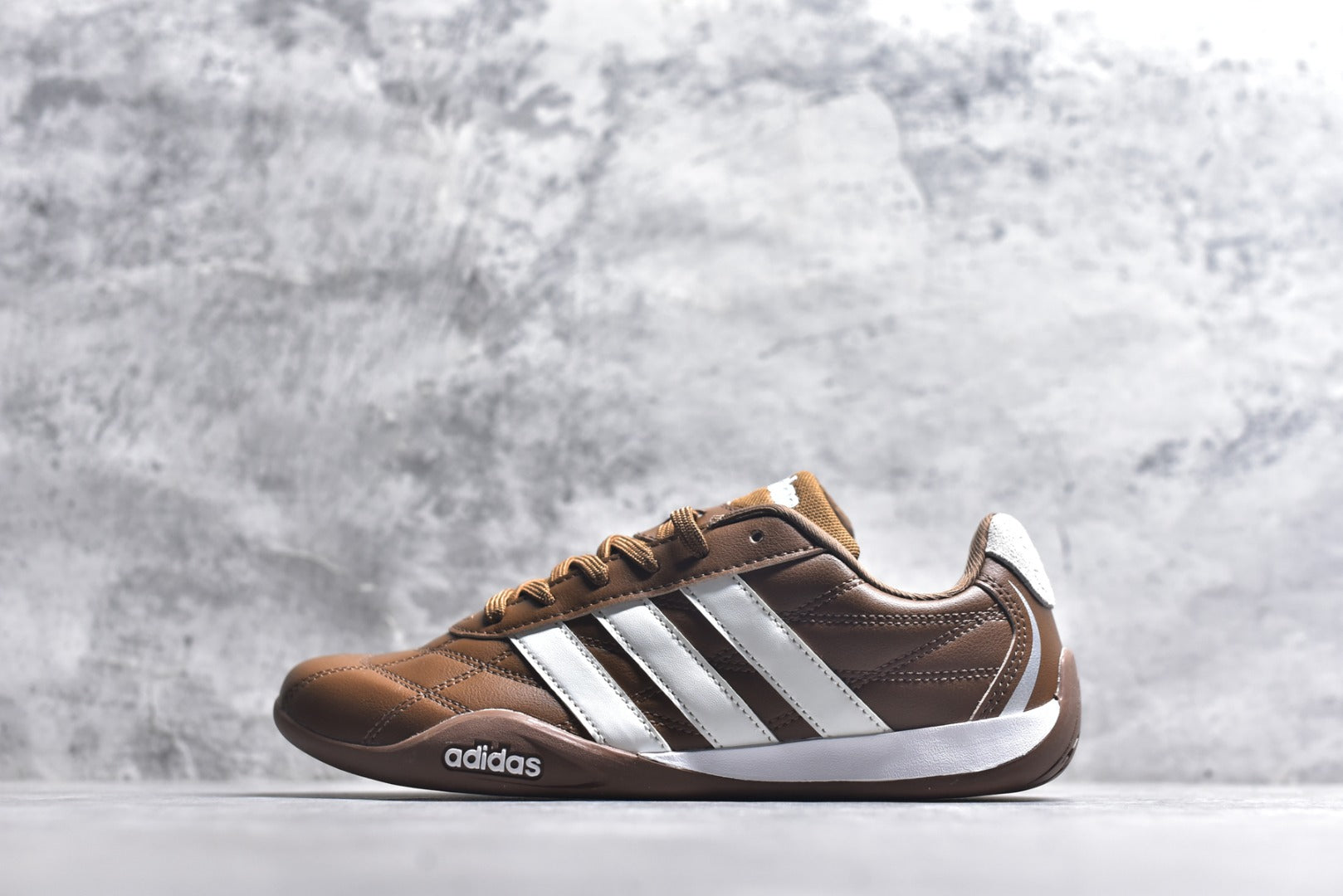 Adidas Adipista — Earth Brown / White / Gum