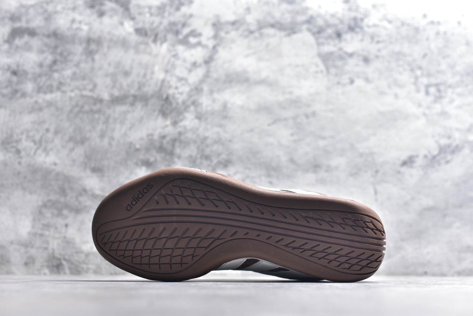 Adidas Adipista — Earth Brown / White / Gum