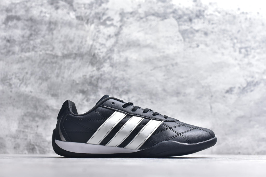 Adidas Adipista — Core Black / White / Black Gum