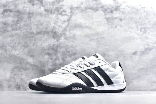 Adidas Adipista — Cloud White / Core Black / Black Gum