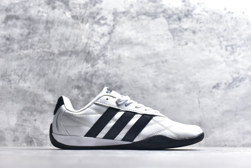 Adidas Adipista — Cloud White / Core Black / Black Gum