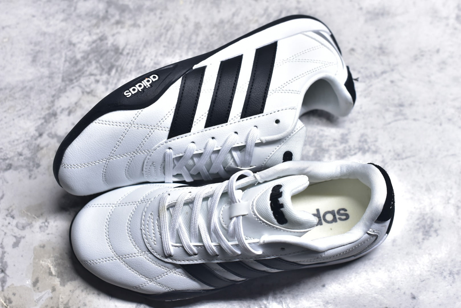 Adidas Adipista — Cloud White / Core Black / Black Gum