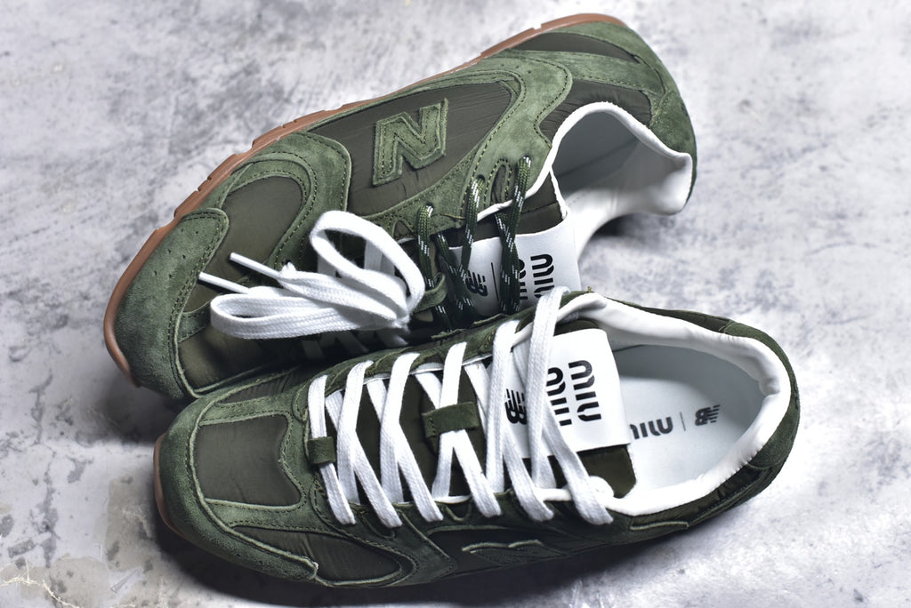 Miu Miu x New Balance 530 ECAP523059B