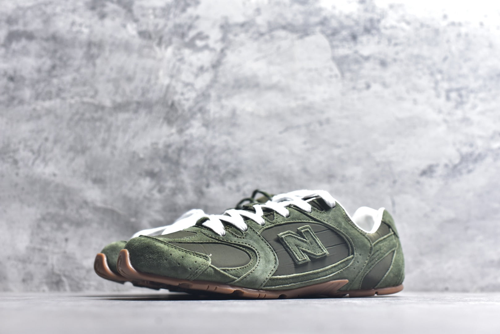 Miu Miu x New Balance 530 ECAP523059B
