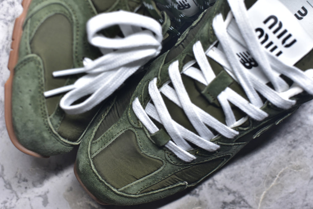 Miu Miu x New Balance 530 ECAP523059B