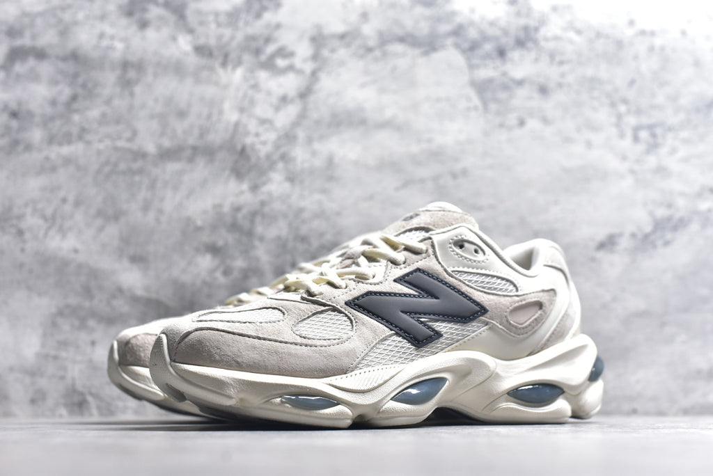 New Balance 983