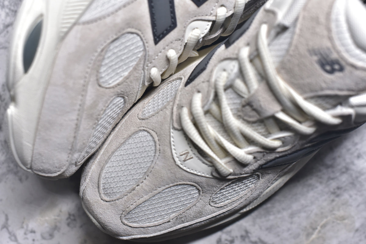 New Balance 983