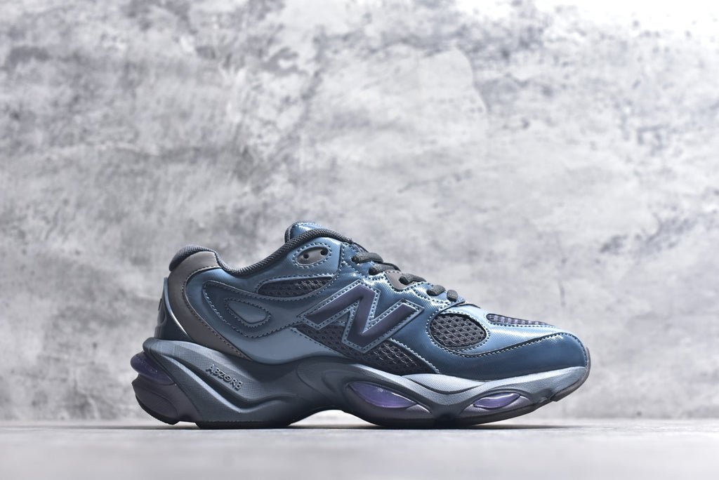 New Balance 983