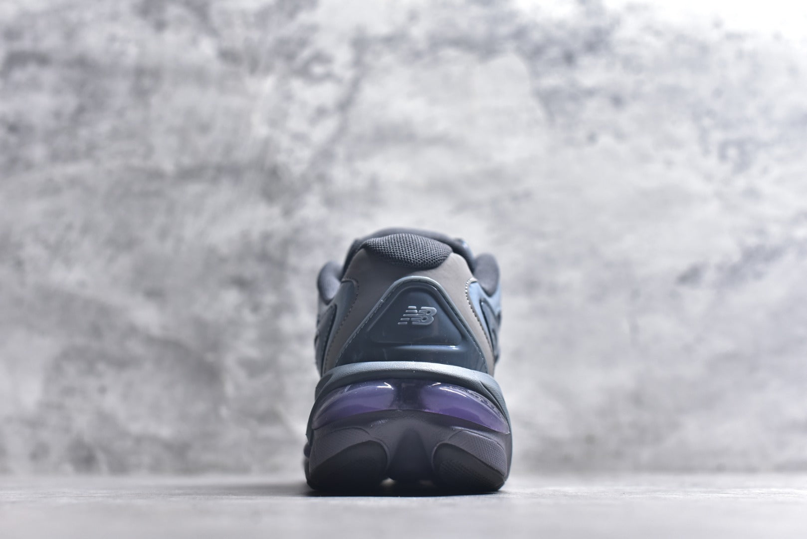 New Balance 983