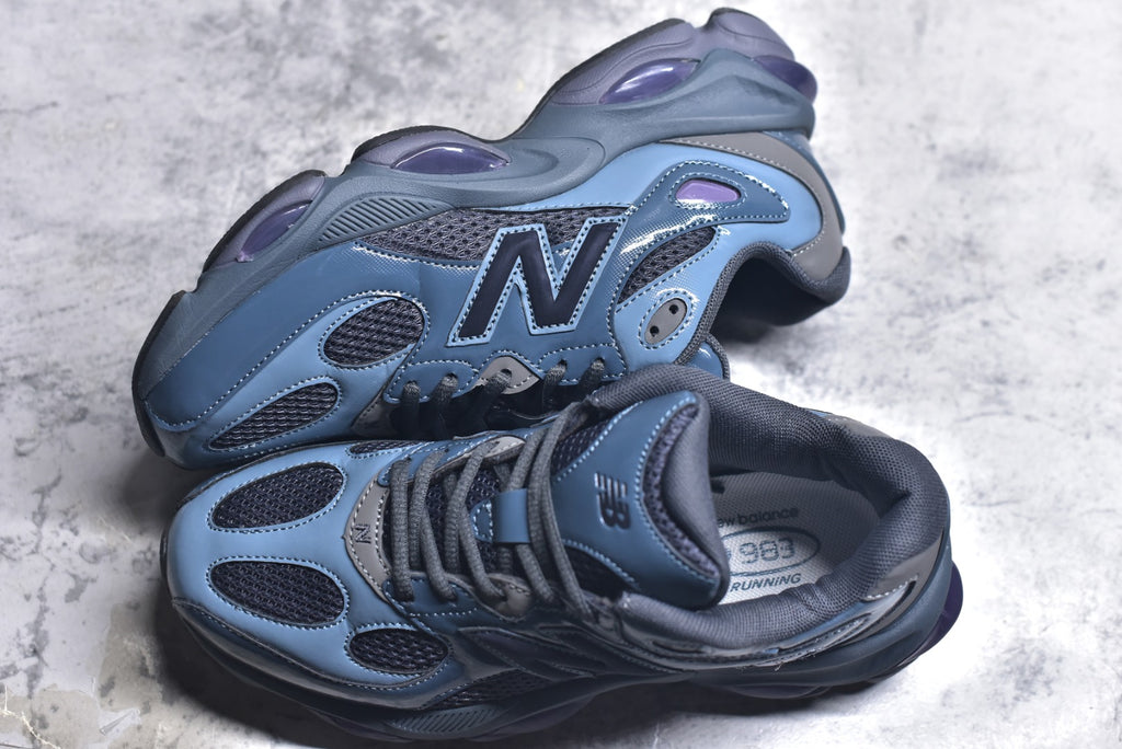 New Balance 983