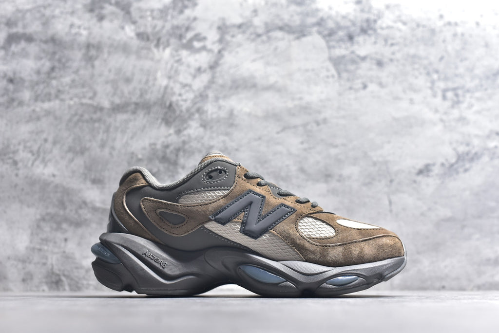 New Balance 983