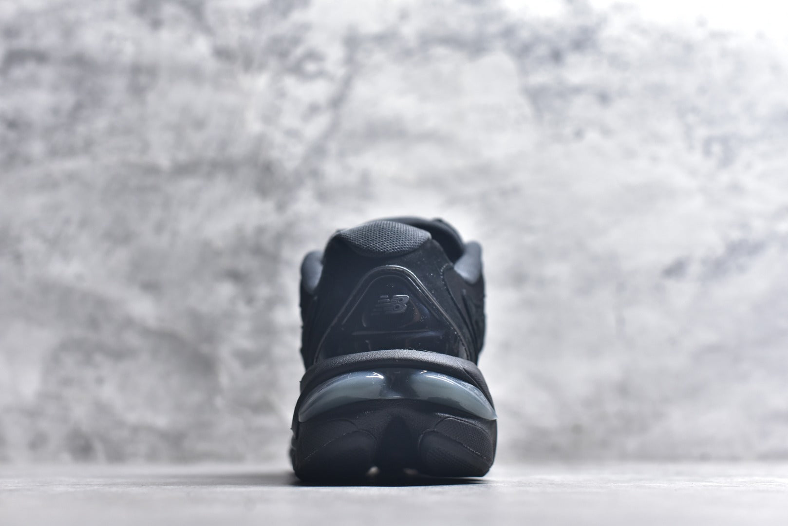 New Balance 983
