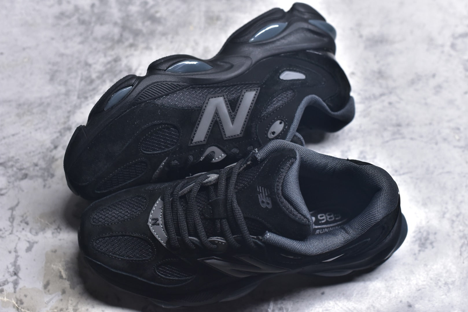 New Balance 983