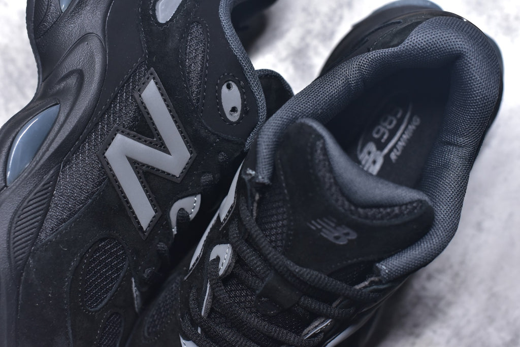 New Balance 983