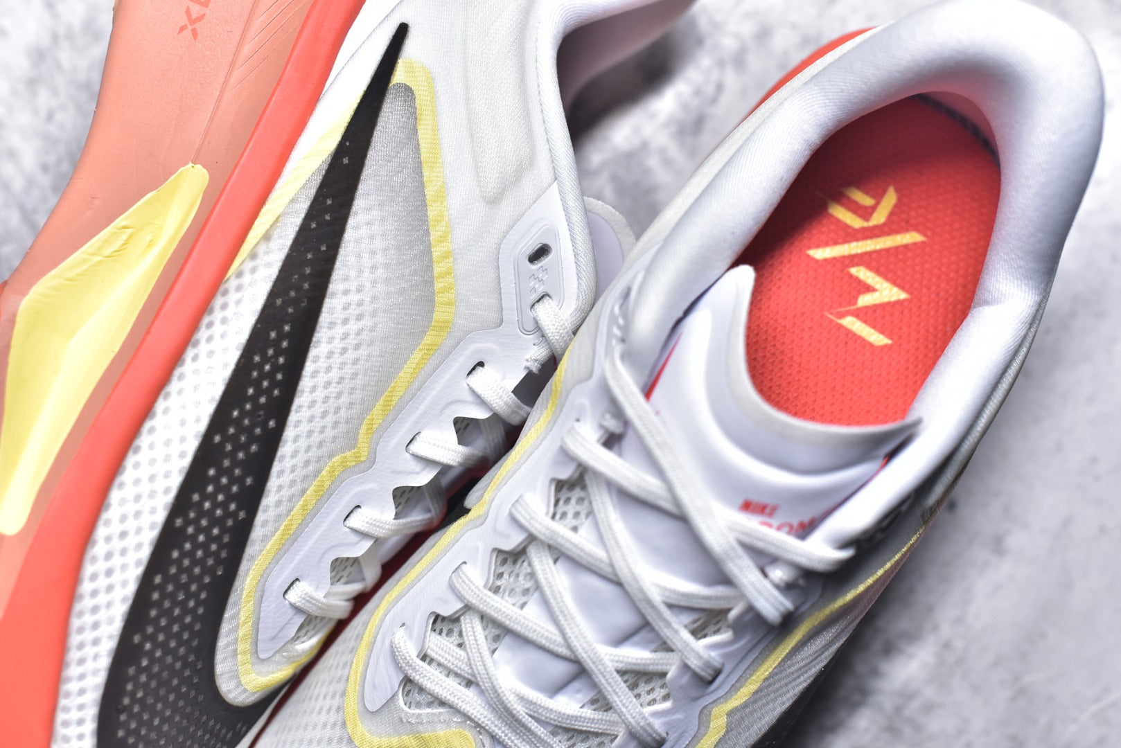 Nike ZoomX Invincible Run Flyknit 3