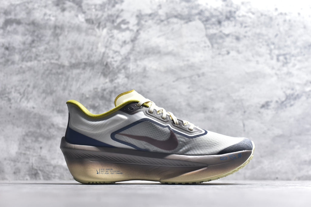 Nike ZoomX Invincible Run Flyknit 3