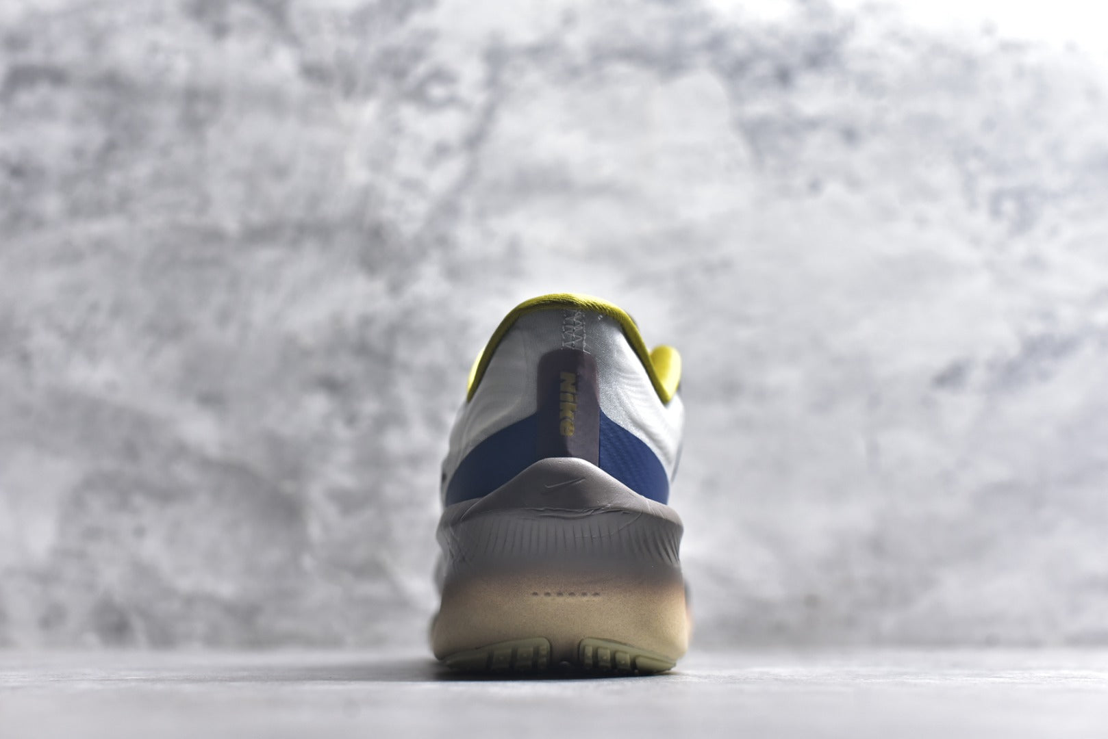 Nike ZoomX Invincible Run Flyknit 3