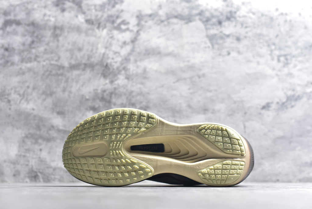 Nike ZoomX Invincible Run Flyknit 3