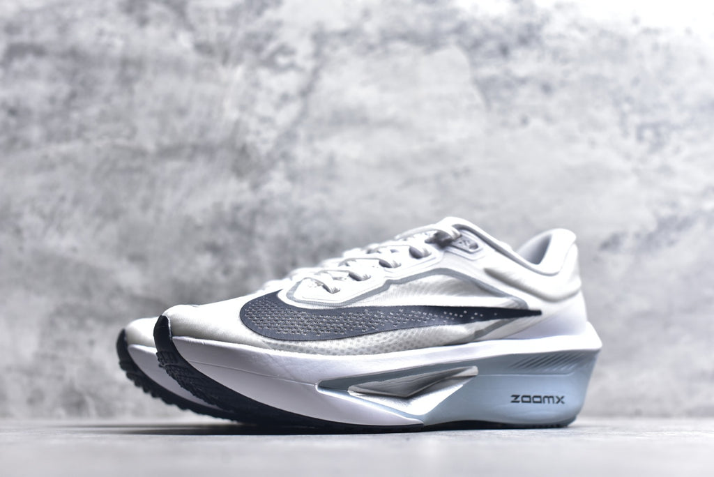 Nike Zoom Fly 6 Lightweight Flyknit Low-Top Running Sneaker | FN8455-104