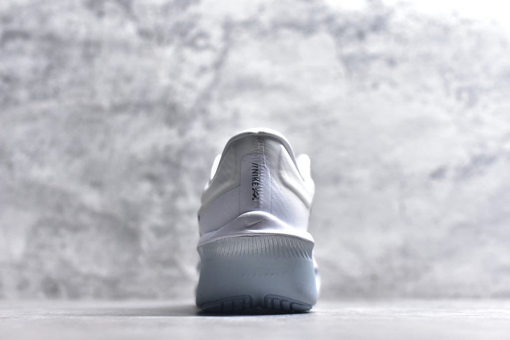 Nike Zoom Fly 6 Lightweight Flyknit Low-Top Running Sneaker | FN8455-104