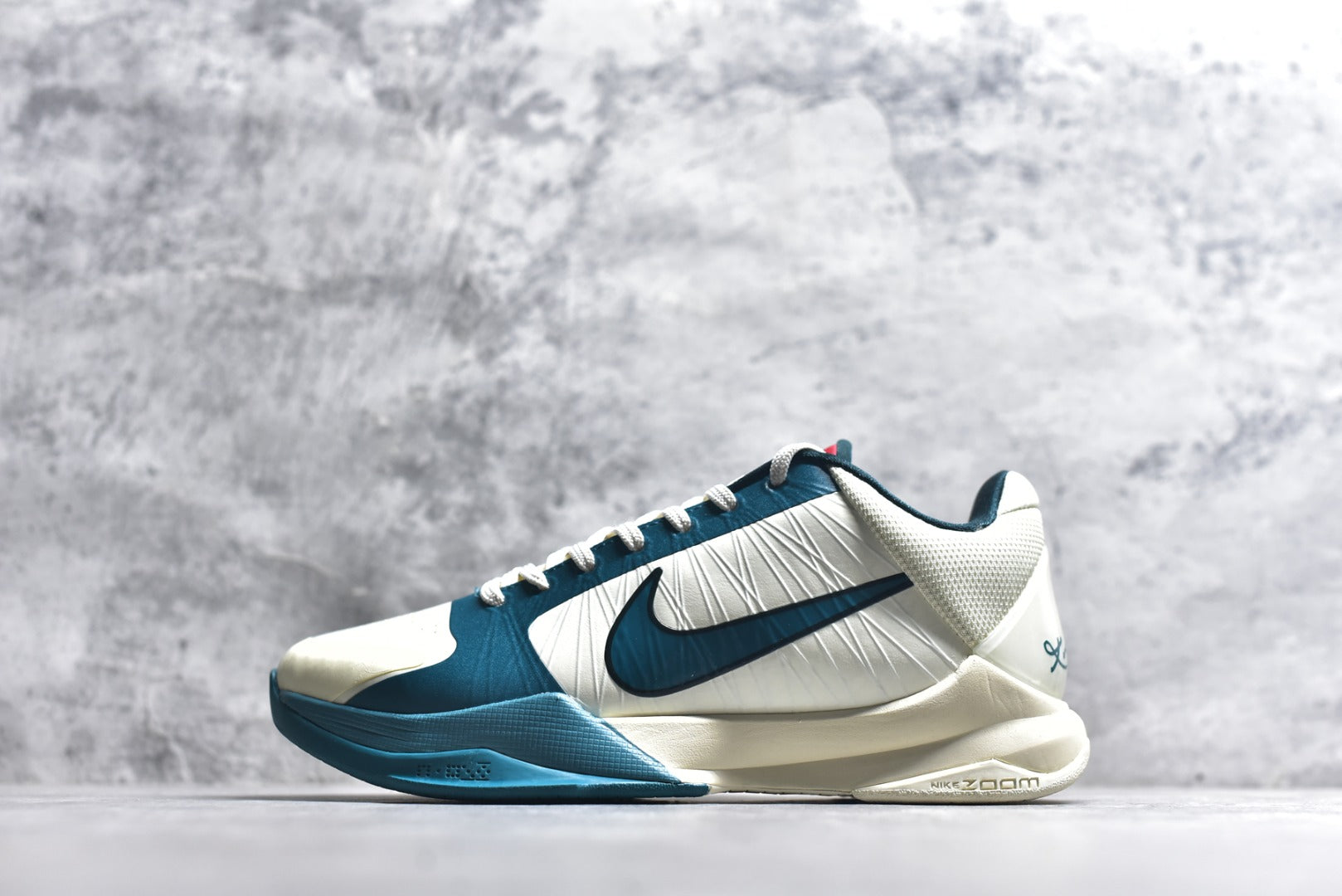 Nike Zoom Kobe 5 Protro 'Caitlin Clark PE' White Blue Basketball Sneaker | IZ1852-100