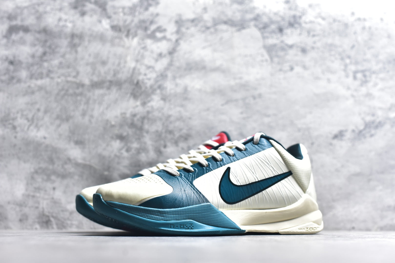 Nike Zoom Kobe 5 Protro 'Caitlin Clark PE' White Blue Basketball Sneaker | IZ1852-100