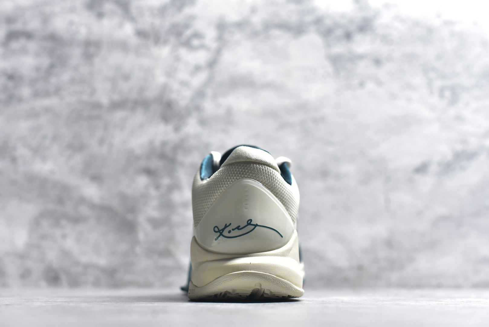 Nike Zoom Kobe 5 Protro 'Caitlin Clark PE' White Blue Basketball Sneaker | IZ1852-100