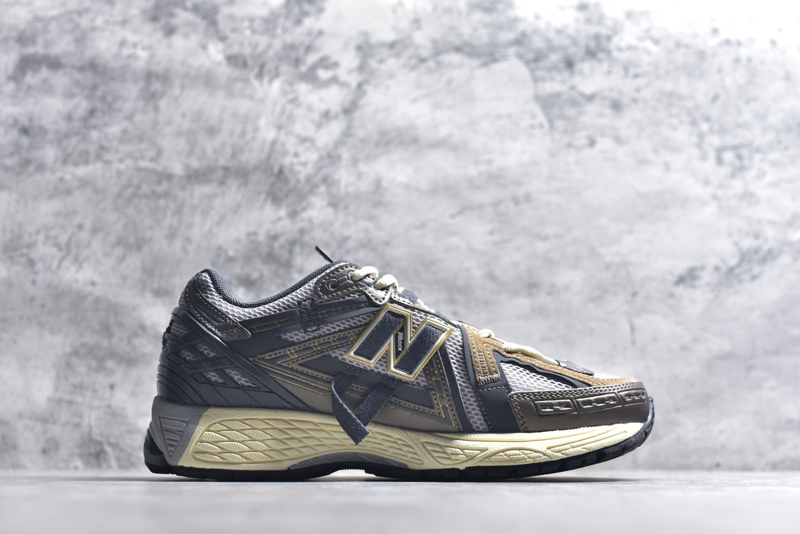New Balance 1906 Retro Lifestyle Sneaker | U19066U8