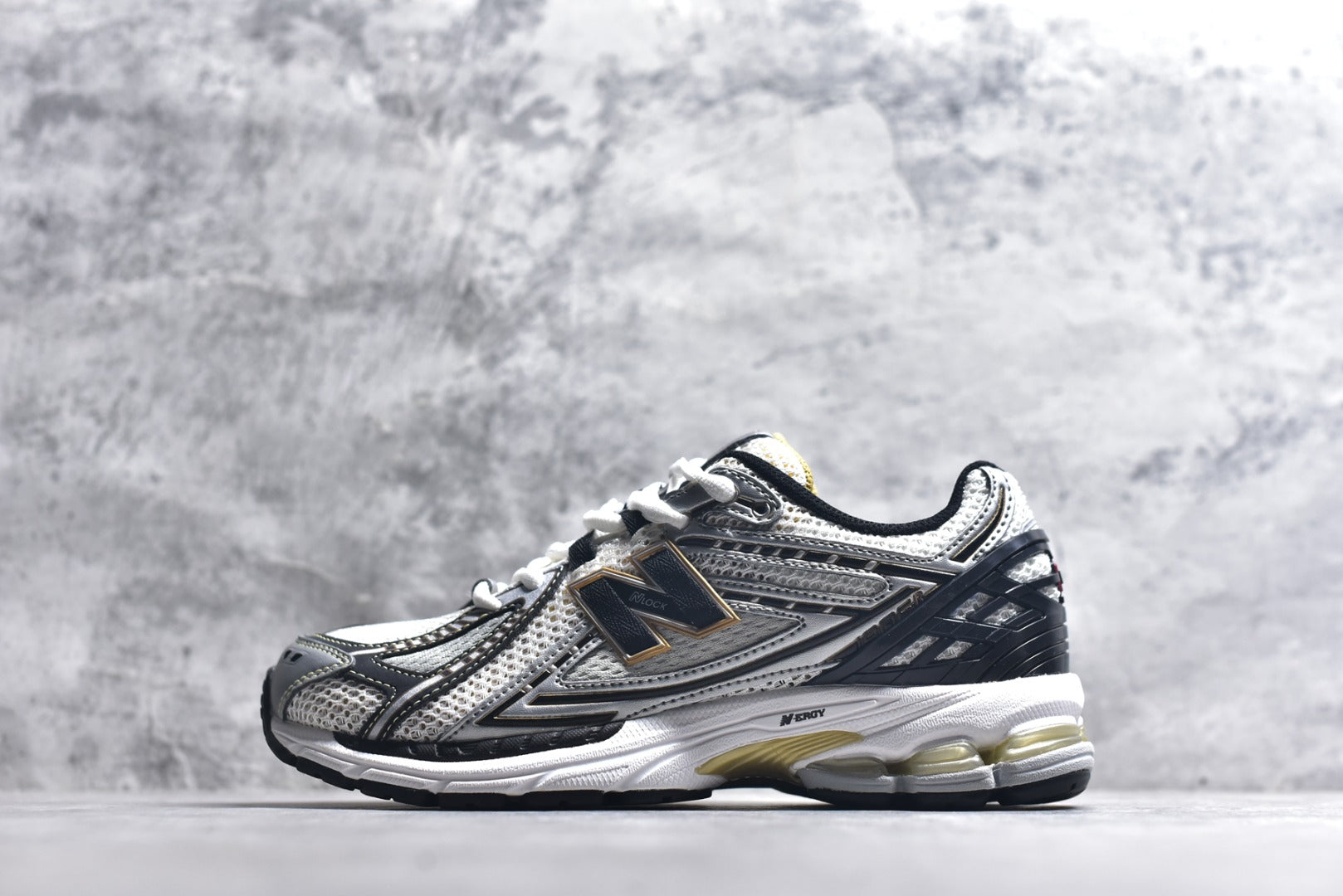 New Balance 1906 Retro Lifestyle Sneaker | M1906RA