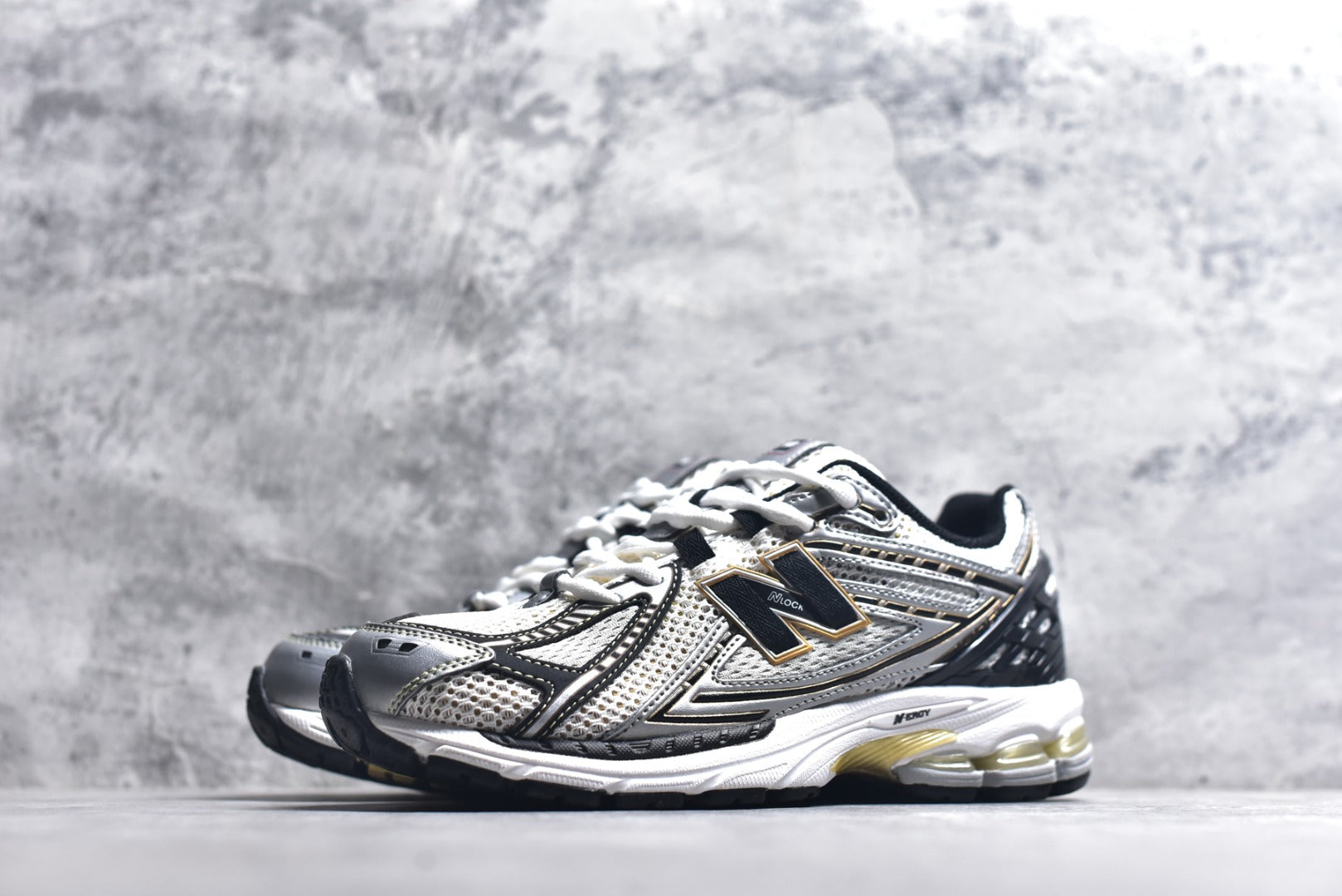 New Balance 1906 Retro Lifestyle Sneaker | M1906RA