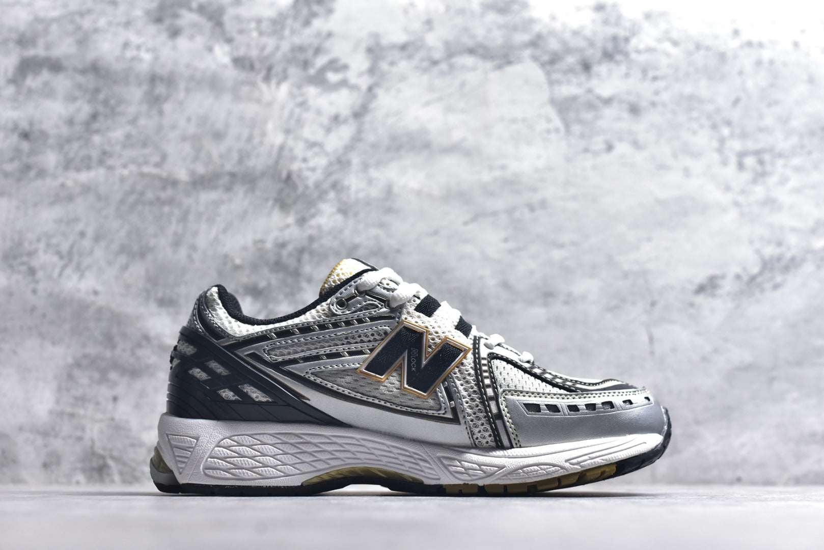 New Balance 1906 Retro Lifestyle Sneaker | M1906RA