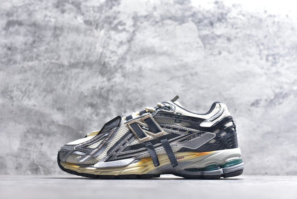 New Balance 1906 Retro Lifestyle Sneaker | M1906AD