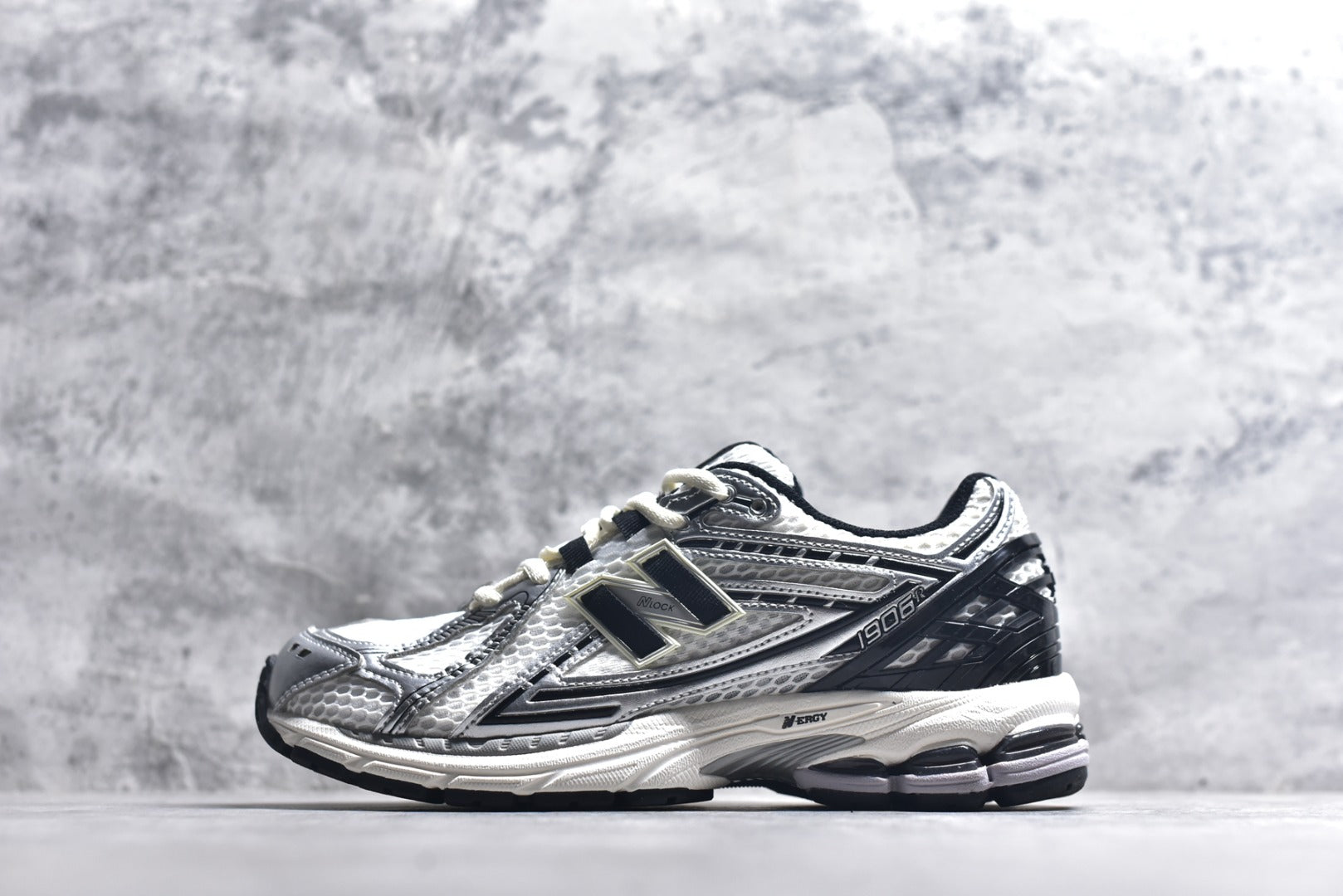 New Balance 1906 Retro Lifestyle Sneaker | M1906RER