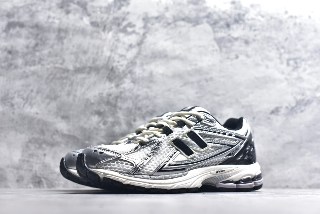 New Balance 1906 Retro Lifestyle Sneaker | M1906RER