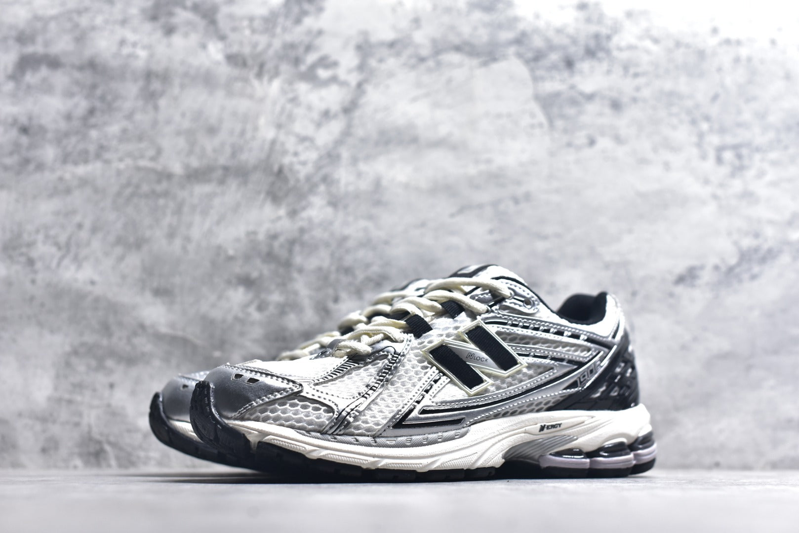 New Balance 1906 Retro Lifestyle Sneaker | M1906RER