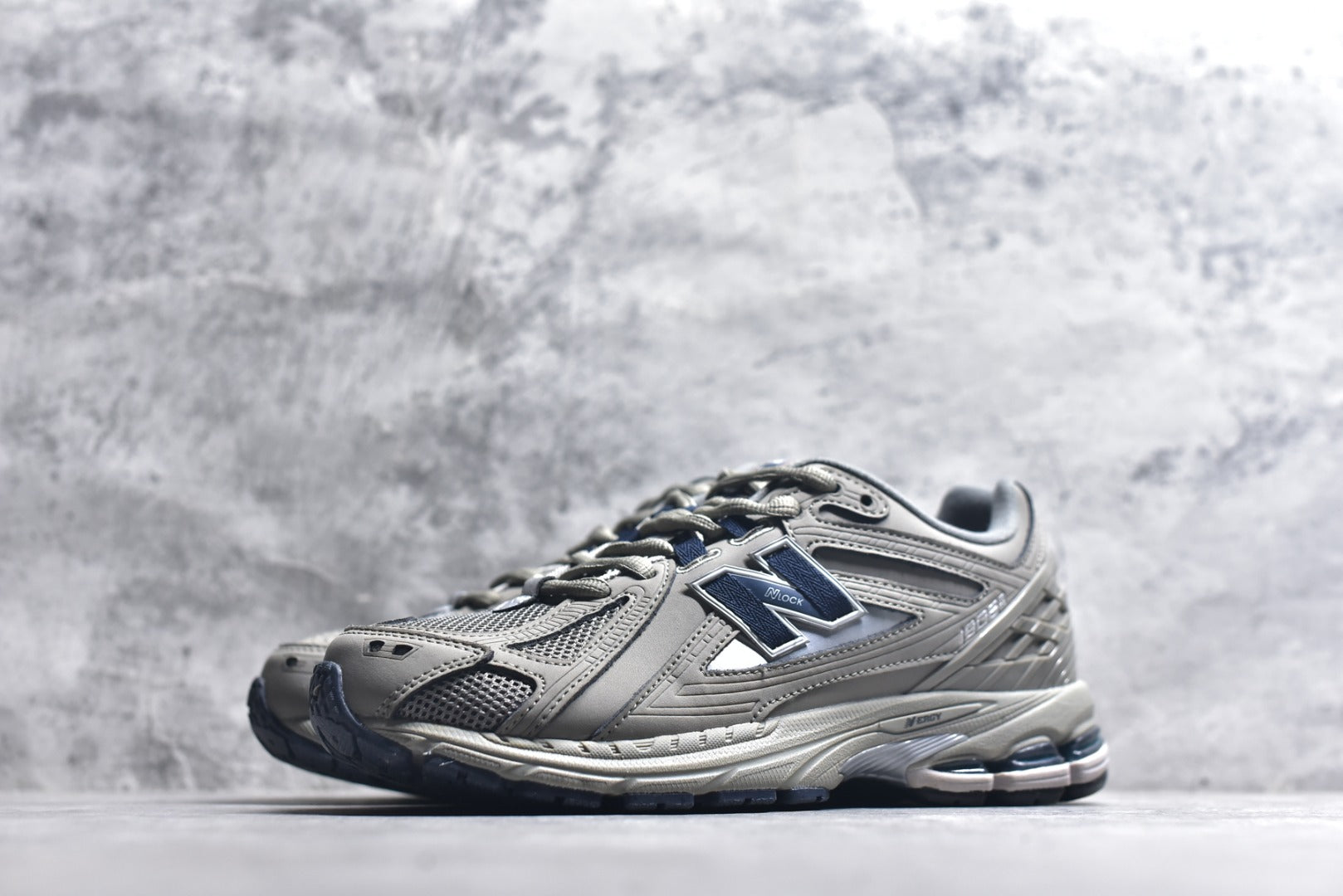 New Balance 1906 Retro Lifestyle Sneaker | M1906RB