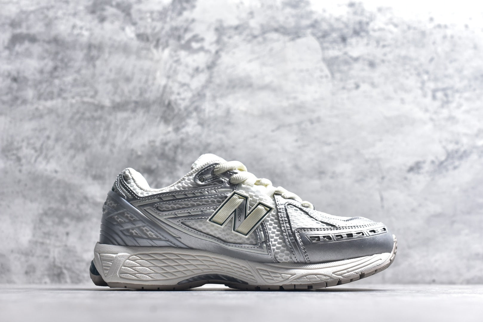 New Balance 1906 Retro Lifestyle Sneaker | M1906REE