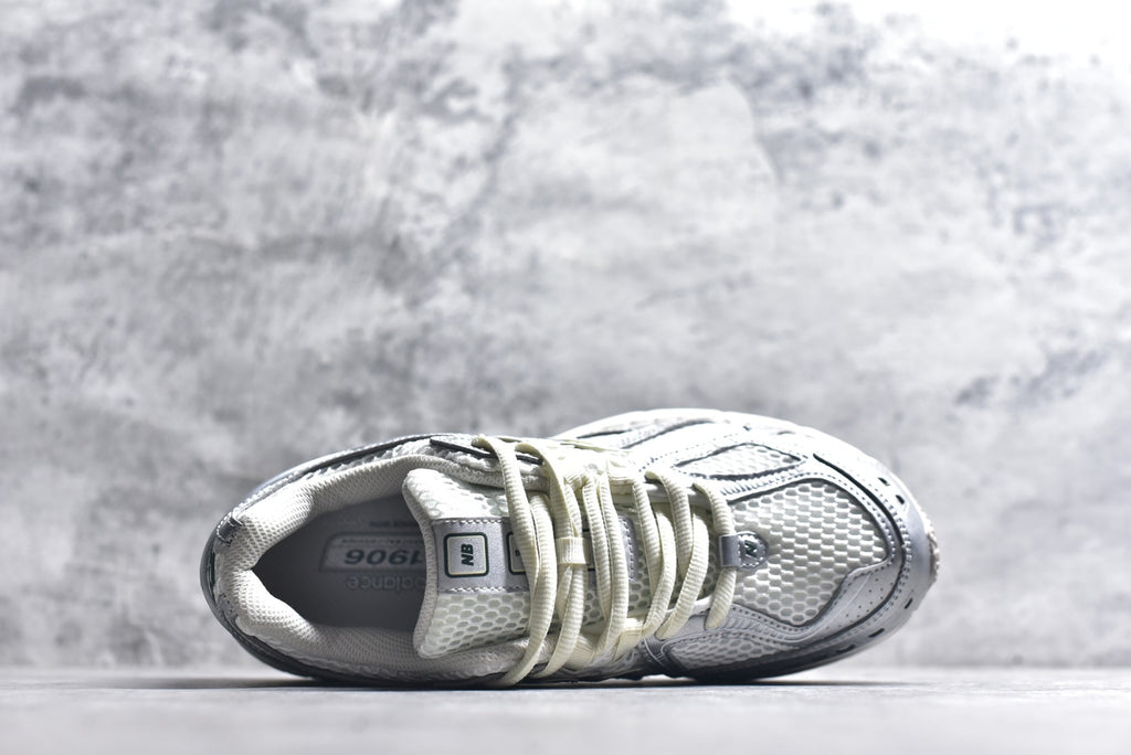 New Balance 1906 Retro Lifestyle Sneaker | M1906REE