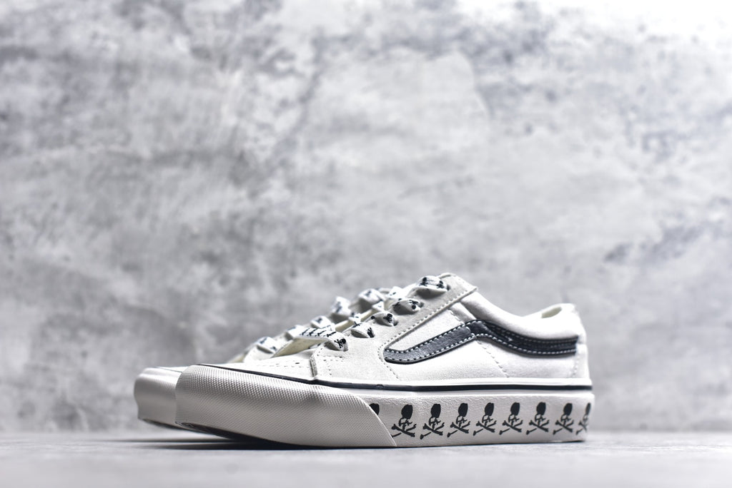 Vans Sk8-Low 'Skull' Limited Edition Low-Top Skate Sneaker | VN000CZU50K