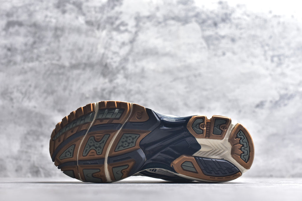 ASICS GEL-KAYANO 14 Retro Running Lifestyle Sneaker | 1201A019-250