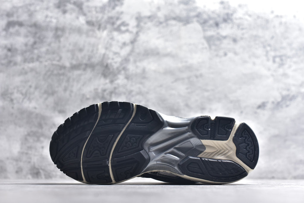 ASICS GEL-KAYANO 14 Retro Running Lifestyle Sneaker | 1201A457-101