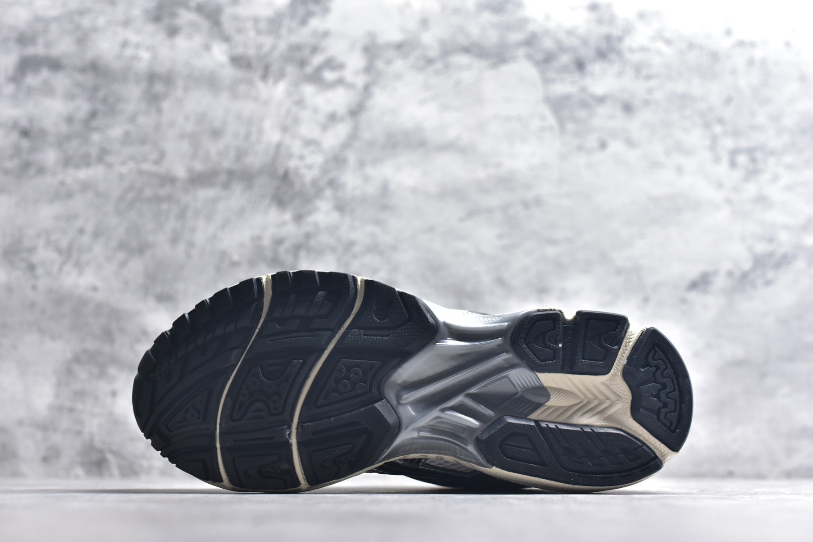 ASICS GEL-KAYANO 14 Retro Running Lifestyle Sneaker | 1201A457-101