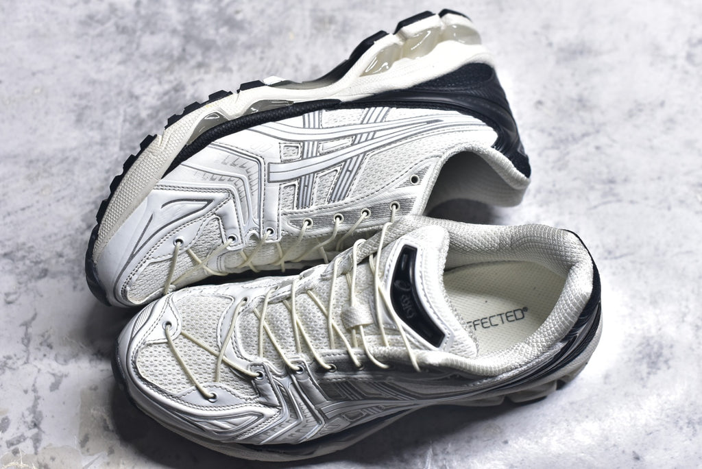 ASICS GEL-KAYANO 14 Retro Running Lifestyle Sneaker | 1201A922-100