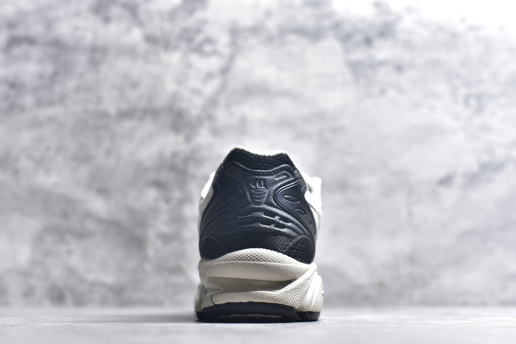 ASICS GEL-KAYANO 14 Retro Running Lifestyle Sneaker | 1201A922-100